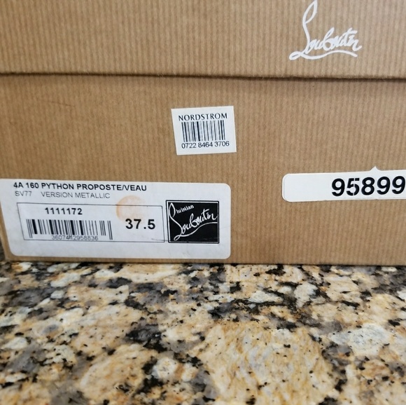 Christian Louboutin - Picture 7 of 7